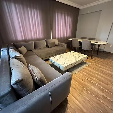 Apartament Lara's