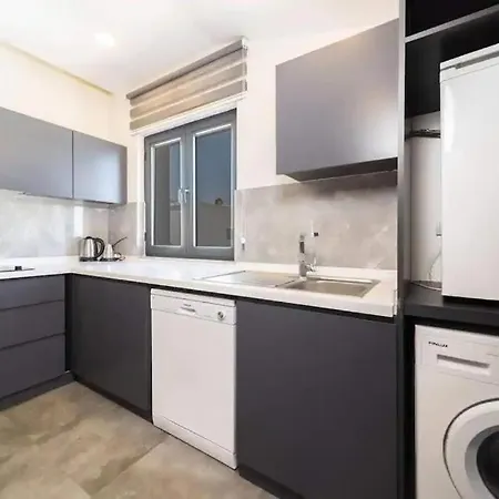 Apartament Lara's *